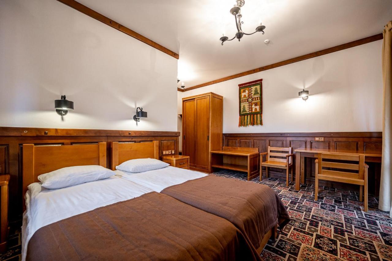 Tatariv Deluxe Hotel Buitenkant foto