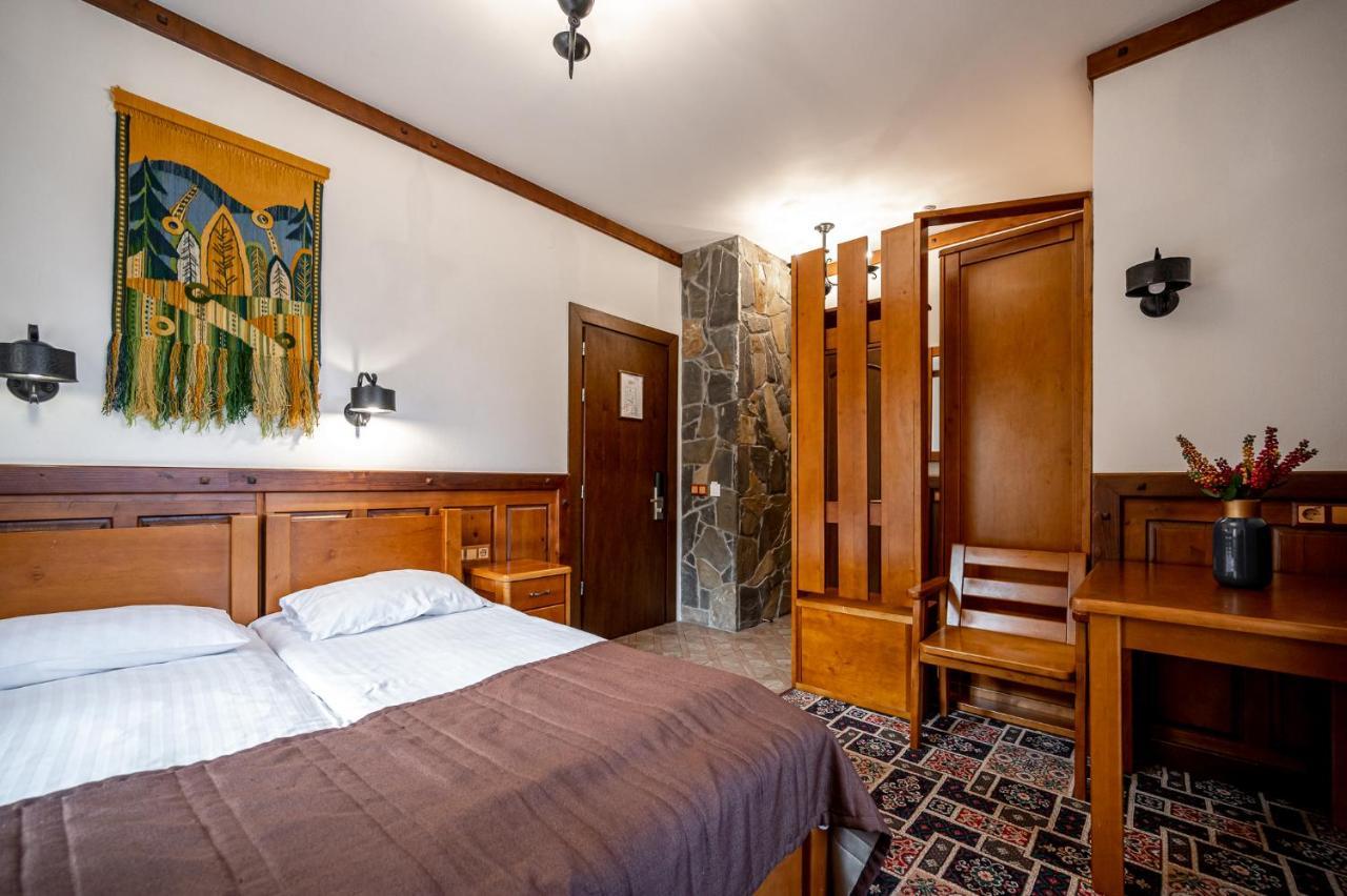 Tatariv Deluxe Hotel Buitenkant foto