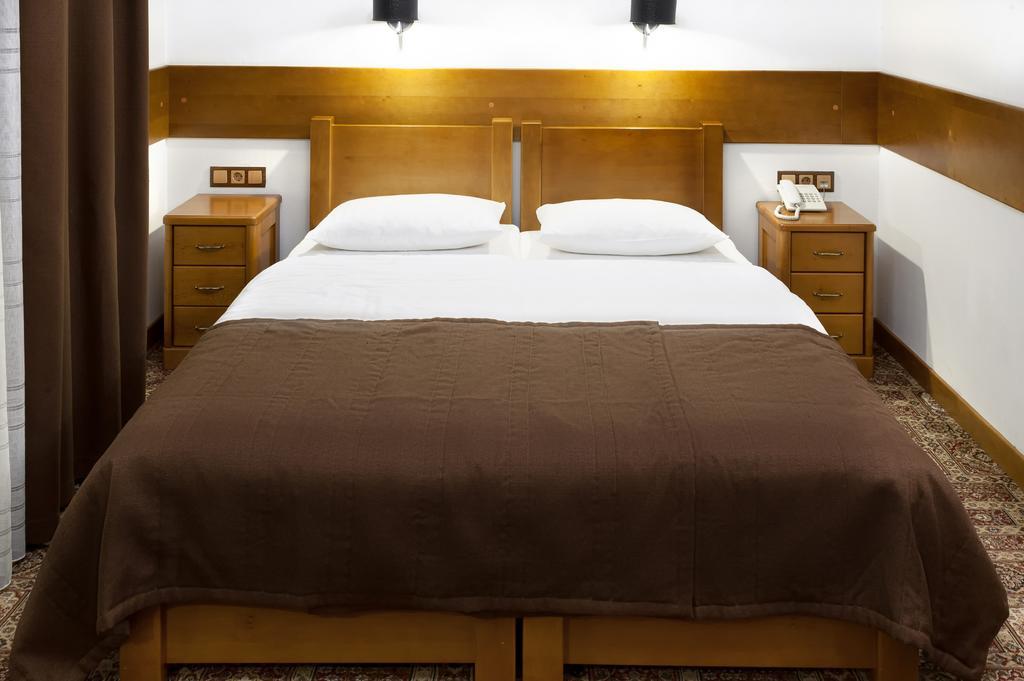 Tatariv Deluxe Hotel Buitenkant foto